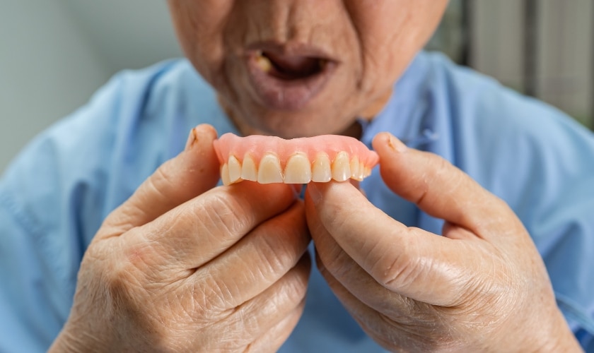 Facial Appearance Change with Dentures